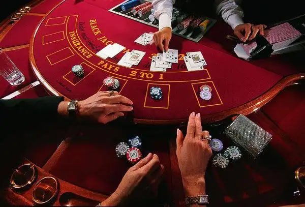 Tampilan Live Casino p200m login dengan dealer langsung di layar smartphone